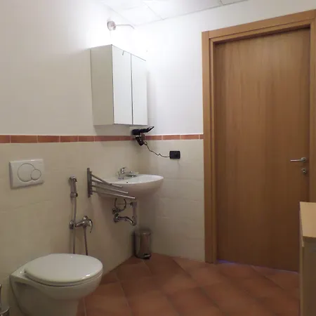 La Vecchia Scuola Lesa